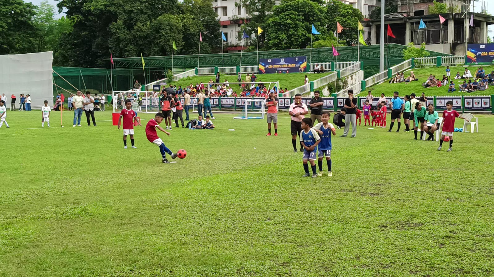 ২০০০ শিশু ফুটবলাৰৰ সমাবেশেৰে গুৱাহাটী ক্ৰীড়া সন্থাৰ মহা আয়োজন